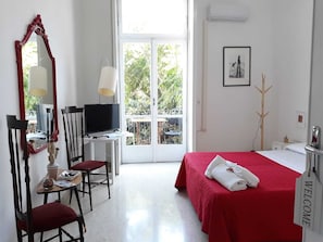 Individually furnished, desk, cots/infant beds, free WiFi