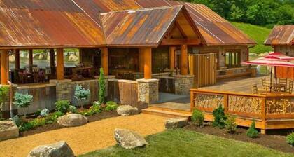 2 BR Cabin - Close to ski resort - Eagles Nest Belles Vacation - fireplace and f