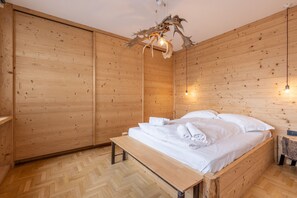 3 bedrooms, free WiFi, bed sheets