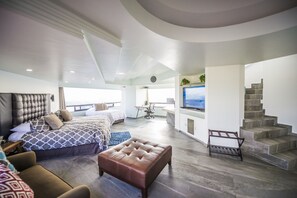 2 chambres, coffres-forts dans les chambres, bureau