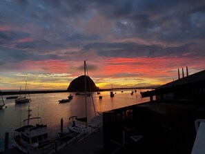 Premier Penthouse | Terrace/patio - Gray's Inn & Gallery (Morro Bay)