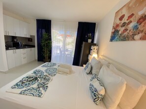 Economy Room | Private kitchen | Fridge, microwave, stovetop, coffee/tea maker - Tropical Deluxe Studios (Punta Cana)