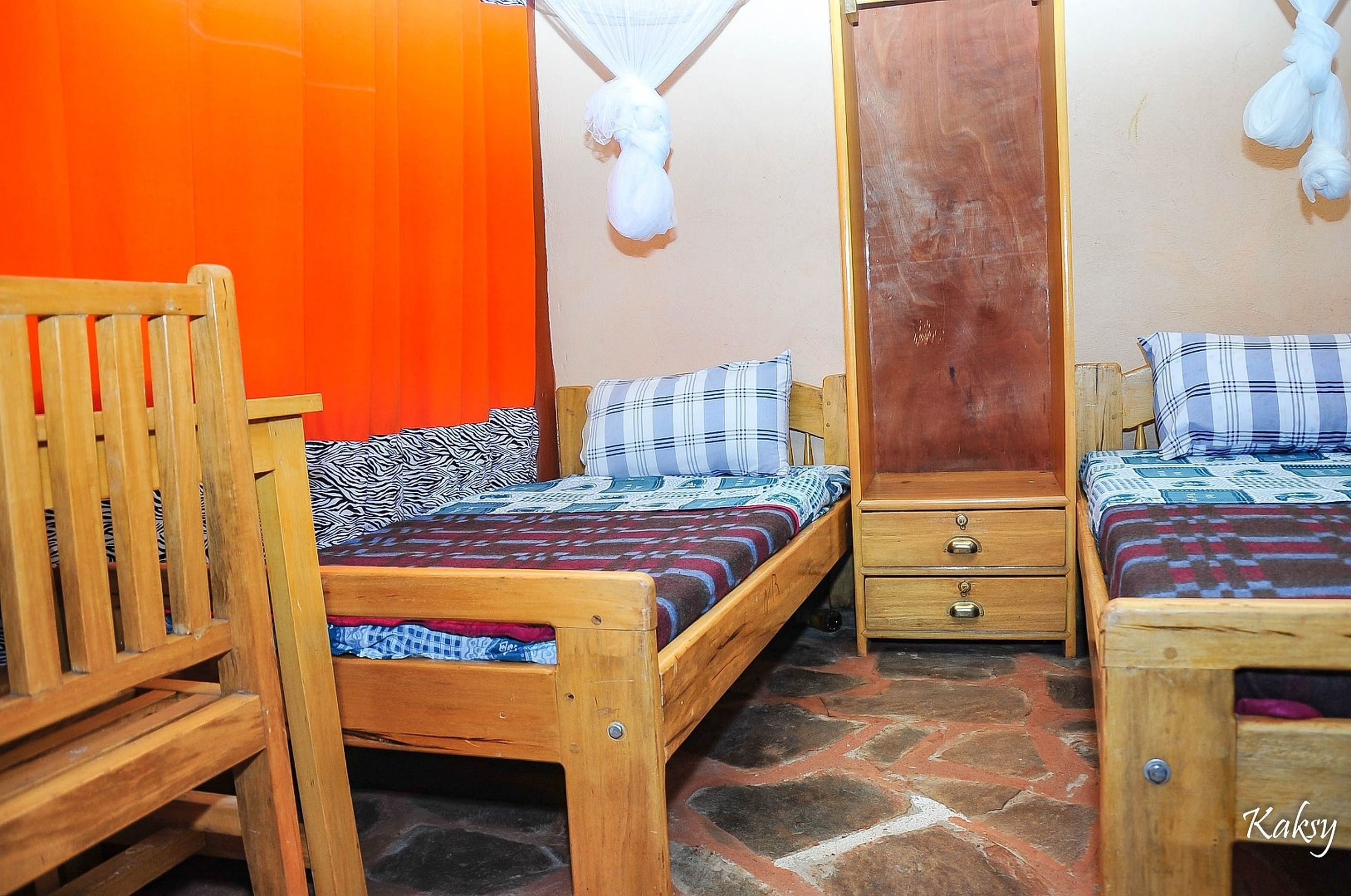 Dormitório compartilhado standard, 2 camas de solteiro | Wi-Fi de cortesia