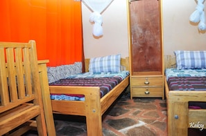 Standard-yhteismajoitus, 2 yhden hengen sänkyä | Ilmainen Wi-Fi