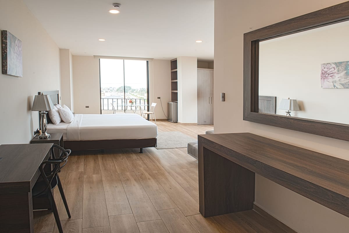 junior king suite | premium bedding, down duvets, select comfort beds, in-room safe