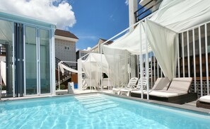 Piscine extérieure (ouverte en saison)