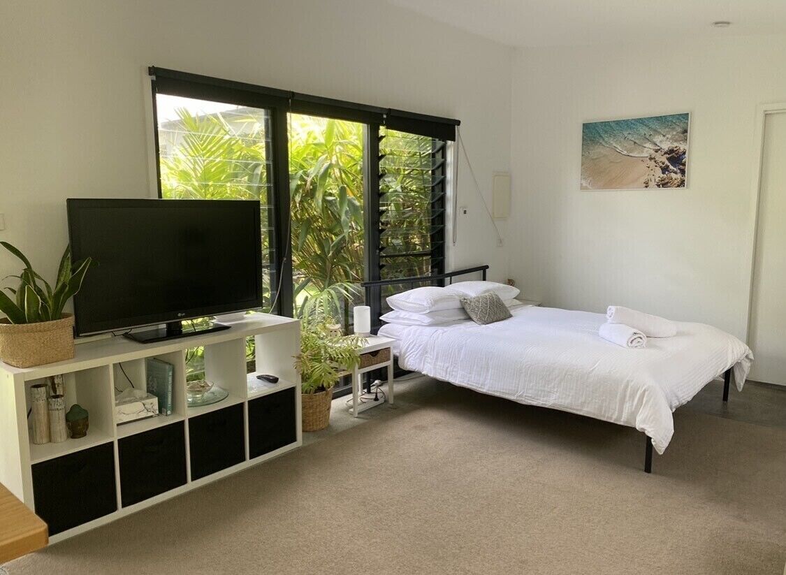 1 bedroom, iron/ironing board, travel cot, free WiFi