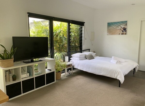 1 bedroom, iron/ironing board, travel cot, free WiFi