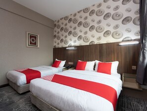 Quarto triplo luxo | Escrivaninha, quartos à prova de som, Wi-Fi de cortesia, roupa de cama