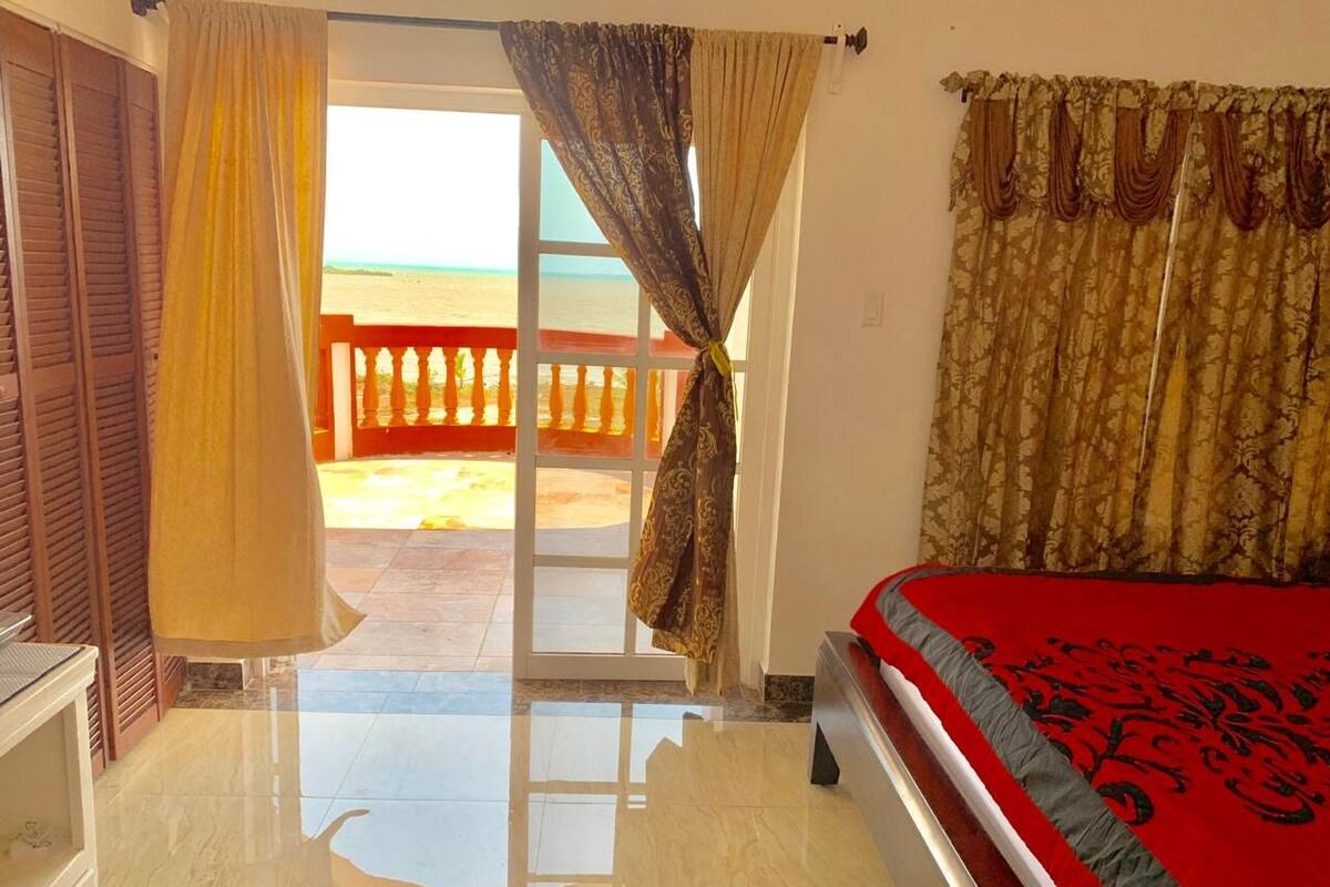 Penthouse | Iron/ironing board (on request), WiFi (free), bed sheets