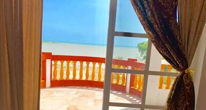 Paradise Gateway..... The Alexander