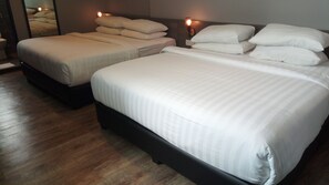 Deluxe Double Room | Desk, iron/ironing board, free WiFi