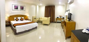 Minibar, desk, soundproofing, free WiFi - Khach san Sao Nam (Cao Lanh)