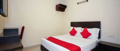 Standard Double Room | Laptop workspace, free WiFi, bed sheets