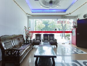 Coin salon dans le hall