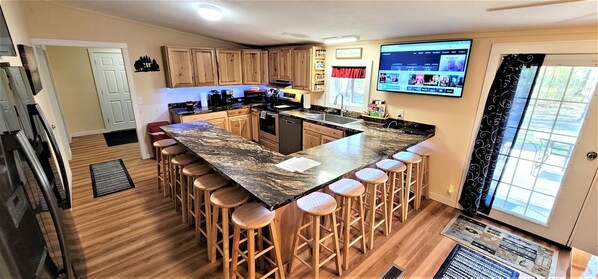 Fridge, microwave, oven, stovetop - Experience Gaylord charm in our spacious 5-bedroom retreat (Gaylord)