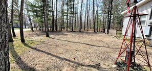 Property grounds - Experience Gaylord charm in our spacious 5-bedroom retreat (Gaylord)