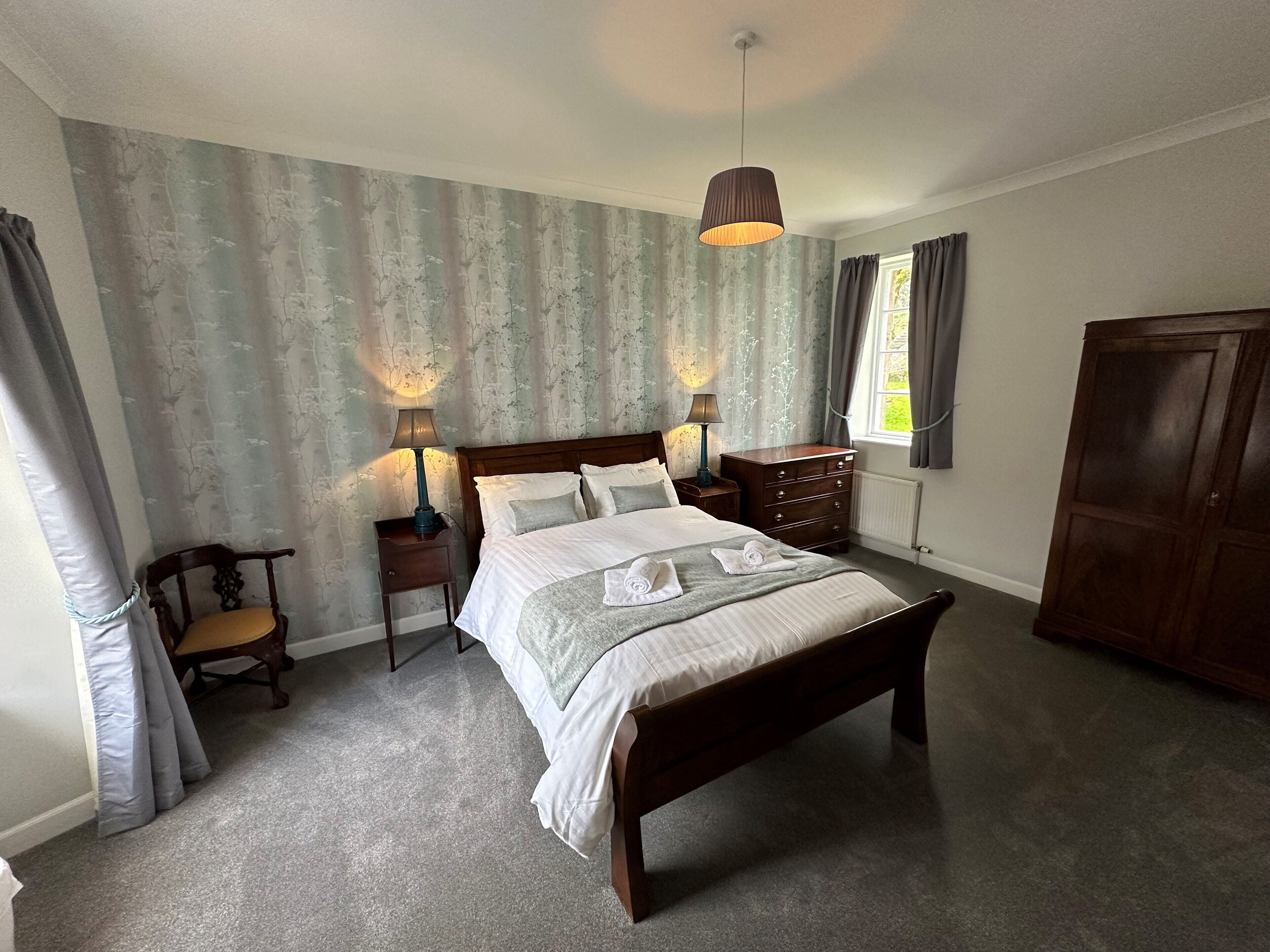 Cottage, 2 Bedrooms (McIntyre Cottage) | Desk, iron/ironing board, free WiFi, bed sheets