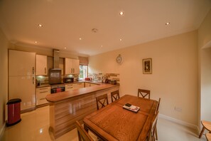 Cottage, 4 camere da letto (MacKenzie Cottage) | Cucina privata | Frigorifero, microonde, piano cottura, bollitore elettrico