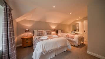 Ferienhaus, 4 Schlafzimmer (MacKenzie Cottage) | Schreibtisch, Bügeleisen/Bügelbrett, kostenloses WLAN, Bettwäsche