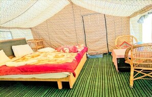 Deluxe Double Room | Rollaway beds - Apple Cottage Nubra - Glamping (Leh)