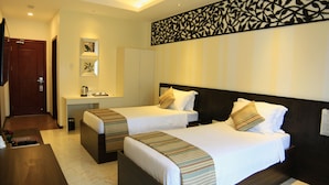 Executive Twin Room | Desk, WiFi (free), bed sheets - Paraiso Verde Hotel - Main (Koronadal)