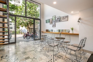 Interior - Pedersen Guesthouse Da Nang (DA NANG)