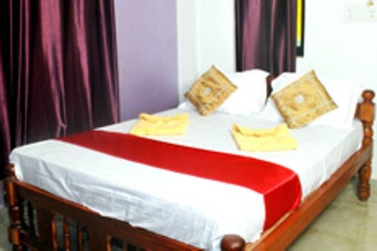 Deluxe-Doppelzimmer | Individuell dekoriert, Schreibtisch, Zustellbetten, kostenloses WLAN