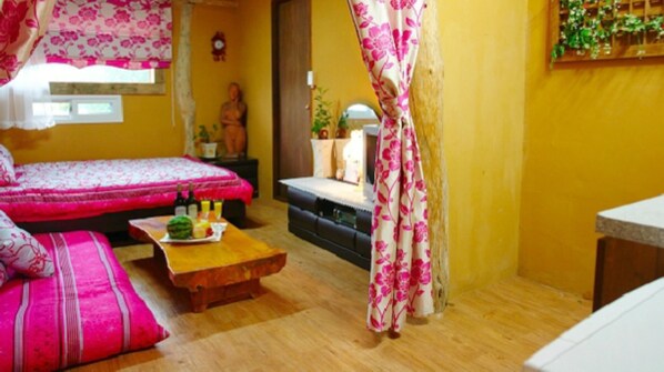 Kamer (13 PY, Ttalgi) | Gratis wifi