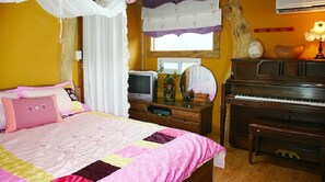Room (13 PY, Odi) | Free WiFi - Muhari Red Roof Pension (Buan)