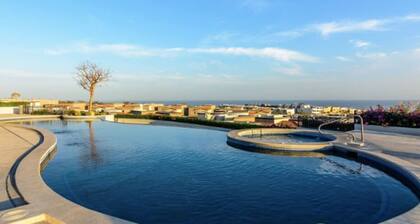 Oceanview Condo: Pool, Gym, Terrace