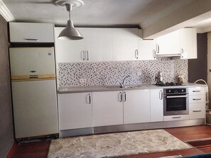 Villa | Eigene Kochnische | Großer Kühlschrank, Ofen, Herdplatte, Geschirrspüler