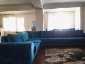 Vila | Area keluarga | TV LCD