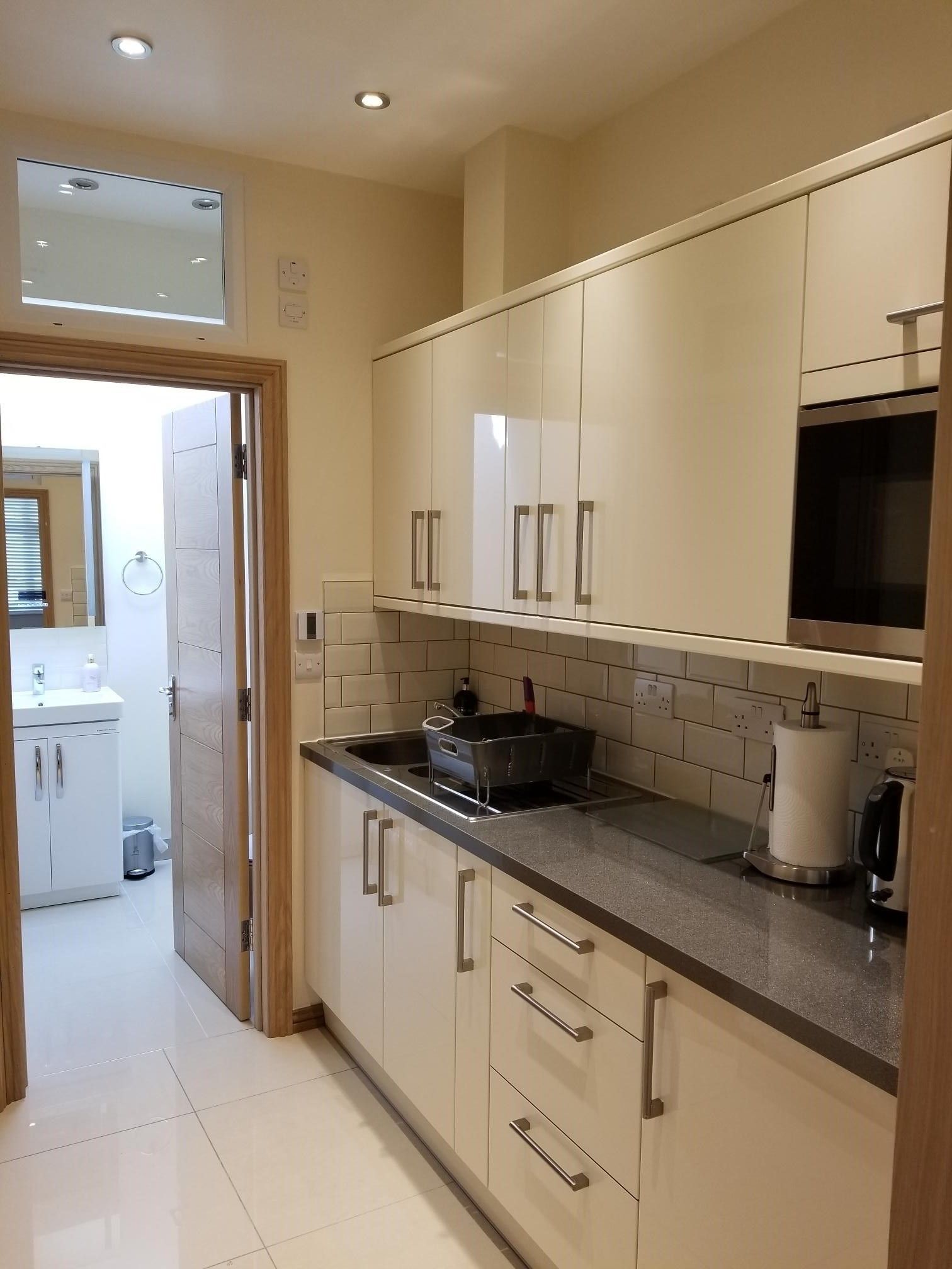 Luxury Studio Suite #4 | Private kitchen | Fridge, microwave, coffee/tea maker, electric kettle