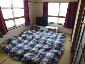 1 soverom, strykejern/-brett, wi-fi (inkludert) og sengetøy