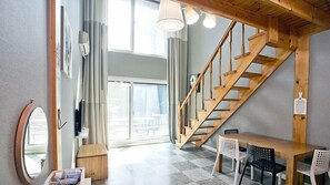 Duplex (Chocolate 2: bsae 2 pax) | Living area - Chocolate Pension (Gangneung)