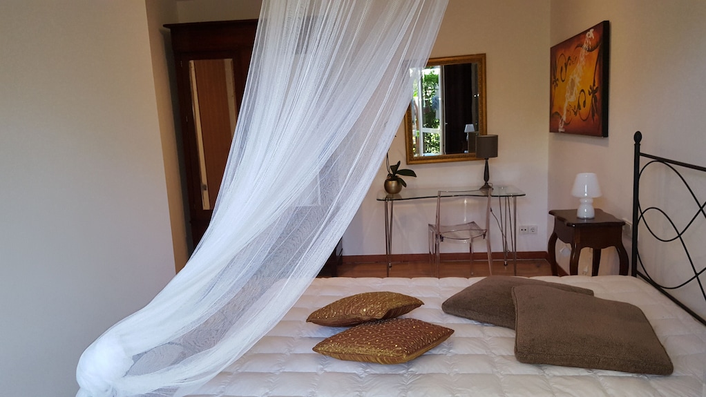 Prestigious Villa With A Beautiful Swimming Pool - Palermo, Italy