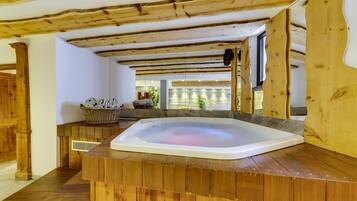 Bain à remous intérieur