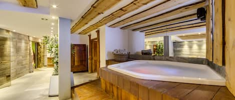 Sauna, hot tub, steam room, massages