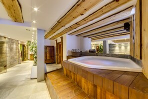 Un sauna, una bañera de hidromasaje, baño turco, masajes