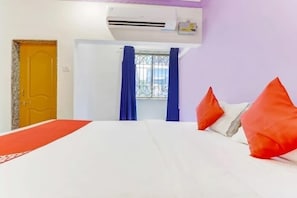 Rollaway beds, free WiFi, bed sheets