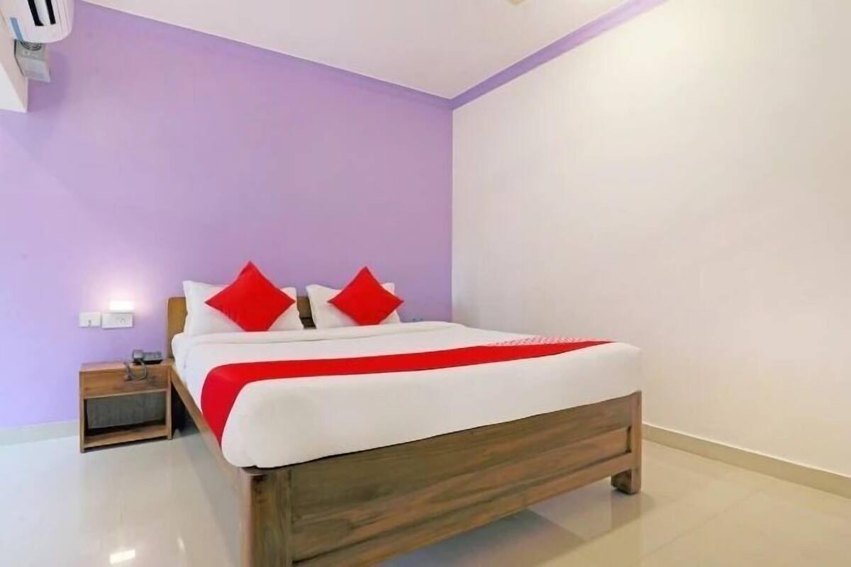 Rollaway beds, free WiFi, bed sheets