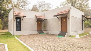 Unclassified image, 4 of 13, button - Kanha Kiskindha Resort (Bichhiya)