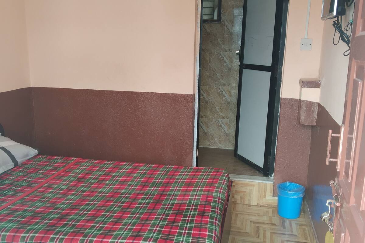 Basic Single Room | Individually furnished