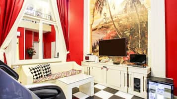 Duplex, Terrace (A) | Ruang tamu | 49 inci televisyen LCD dengan kabel, TV, komputer