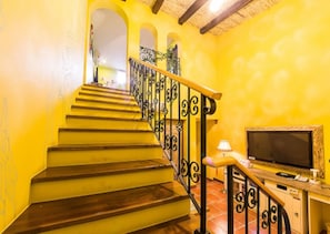 Suite (Provence) | Décoration personnalisée, ameublement personnalisé, Wi-Fi gratuit