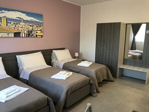 Family Suite | Minibar, desk, soundproofing, free WiFi