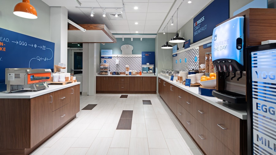 Holiday Inn Express & Suites Murrieta by IHG