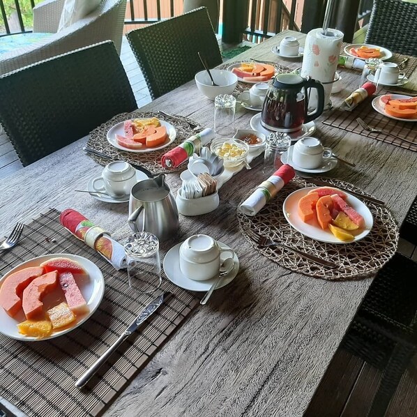 Daily English breakfast for a fee