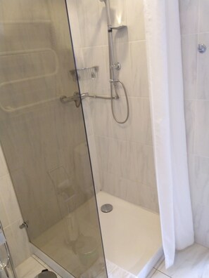 Design Studio | Bathroom | Shower, free toiletries, hair dryer, towels - Tukums apartments (Tukums)